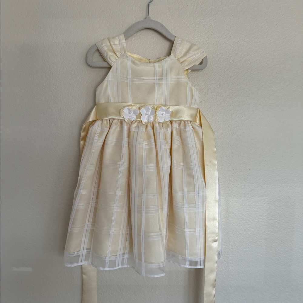 Perfect Easter dress! Cute Soft Yellow satin dress 2T